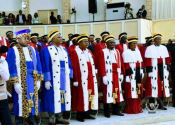 Constant Mutamba aux magistrats: « Si vous faites bien votre travail, pourquoi auriez-vous peur des dénonciations sur les méfaits de la justice ? »