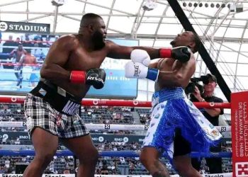 Boxe : le Congolais Martin Bakole bat l&rsquo;américain Jared Anderson au 5ème round à Los Angeles
