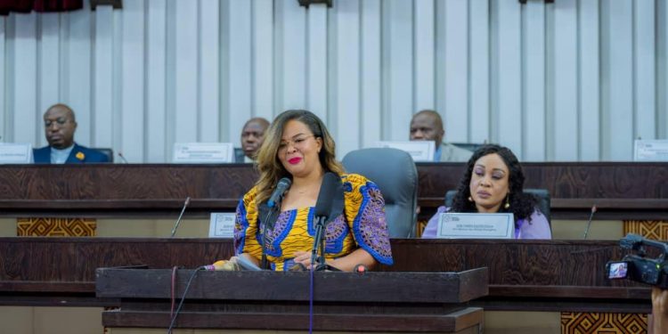 THERESE KAYIKWAMBA: « Les RDF et leurs supplétifs se sont une fois encore illustrés par la violation de la trêve humanitaire et du cessez-le-feu»