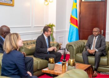 Guerre à l’Est : Le ministre de l’intérieur JACQUEMAIN SHABANI a échangé avec Bruno LEMARQUIS sur les questions sécuritaires des déplacés