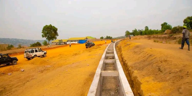 Rocades de Kinshasa : Le gouvernement central salue l’évolution des travaux préliminaires