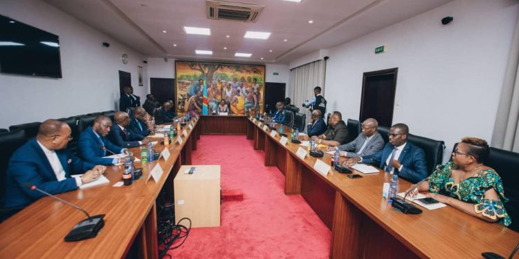 KINSHASA : La Première Ministre Judith SUMINWA en guerre contre l’insécurité et l’insalubrité dans la ville