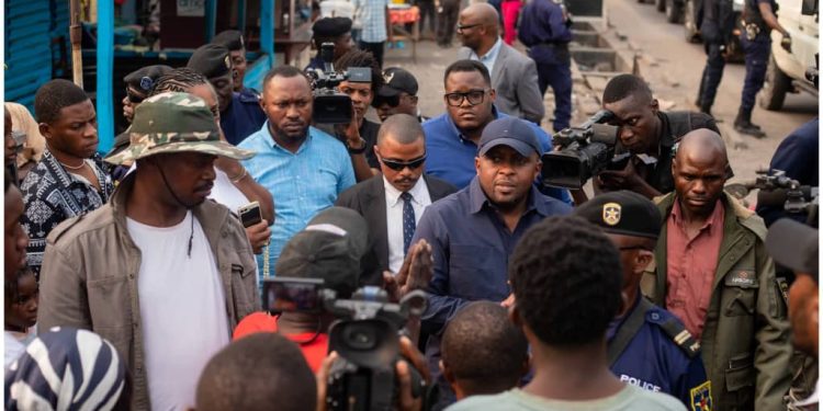 Reforme de la police : le ministre de l’intérieur a visité le camp Lufungula et quelques commissariats du district de la Funa