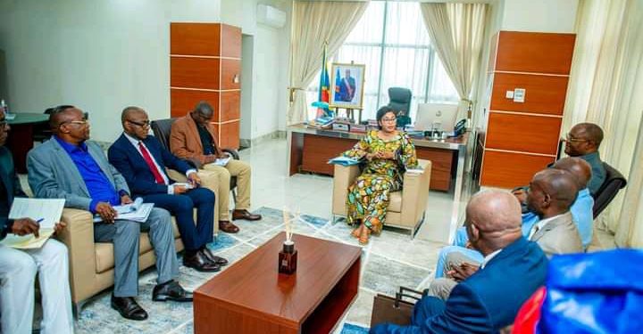 RDC : les notables de la province du Kwilu dénoncent la vente illégale de 42.000 hectares à une société par l’ancien gouverneur