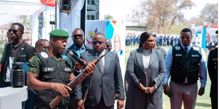 Lualaba : Le ministre de l’Intérieur a lancé ce mercredi 21 août à Kolwezi, les opérations de marquage des armes des forces de défense et de sécurité