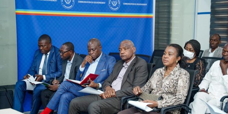 RDC : La lutte contre les FAKE NEWS et la désinformation, au centre de la réunion entre Muyaya et le comité de suivi des Etats Généraux de la Communication
