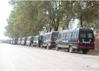 Maintien de l’ordre public : Le gouvernement central remet ce jeudi 29 août, 50 bus anti-émeute à la Police Nationale Congolaise