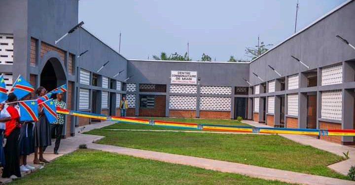 Kasai-oriental : un centre Communautaire avec une école d’une capacité d’accueil de 500 élèves inauguré à Miabi
