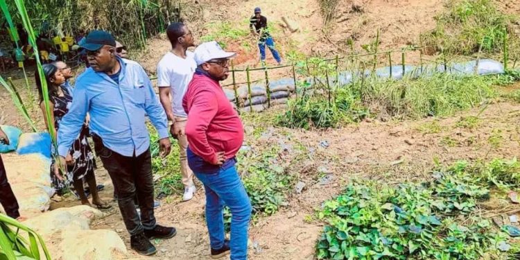 Kasaï : le gouverneur Crispin Mukendi déplore la détérioration du tissu environnemental avec plusieurs têtes d’érosions à Tshikapa