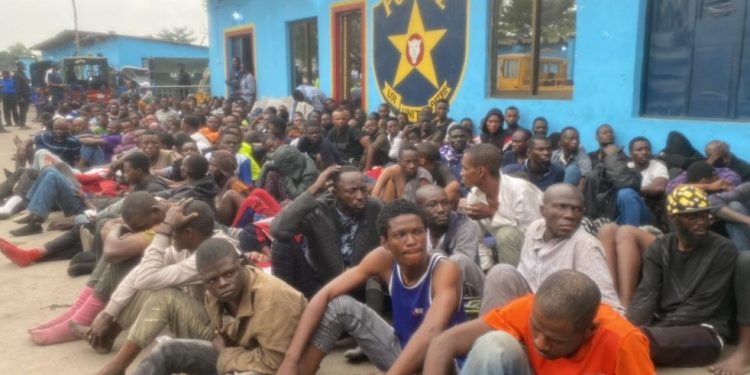 Troubles au palais du peuple : 221 présumés auteurs arrêtés (police)