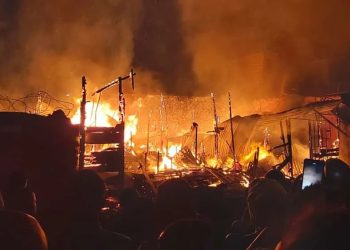 Kisangani : Un incendie déclaré ravage la centrale d’achat des médicaments