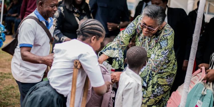 Kongo Central : La première ministre JUDITH SUMINWA a lancé ce lundi 02 septembre 2024, la rentrée scolaire au Lycée Lamba Ntumua à kimpese