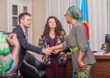 Restitution d’objets historiques entre la RDC et la Belgique : la ministre congolaise de la Culture échange avec les experts du Musée Royal d’Afrique