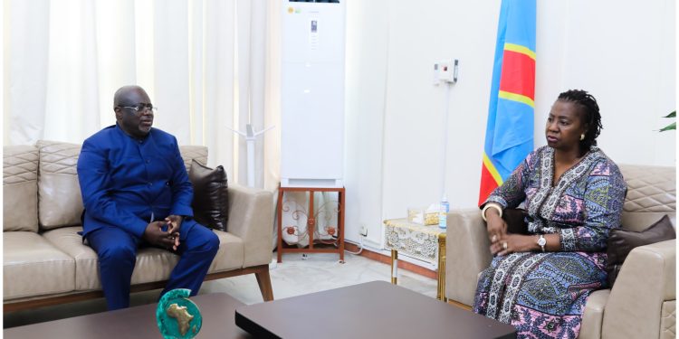 Assemblée nationale : Des urgences de la province du Kwilu soumises au rapporteur adjoint Dominique Munongo Inamizi par le député Dhédhé MUPASA LUKOBO