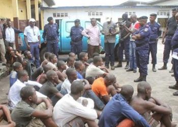 Lutte contre l’insécurité à Kinshasa : Plus de 20 bandits urbains arrêtés par la Police Nationale Congolaise dans la commune de SELEMBAO