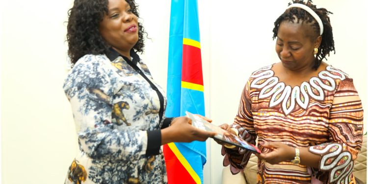 Assemblée nationale : Dominique Munongo Inamizi sélectionnée parmi les femmes qui inspirent, alignées dans le prochain numéro du magazine « Femme d’Afrique »