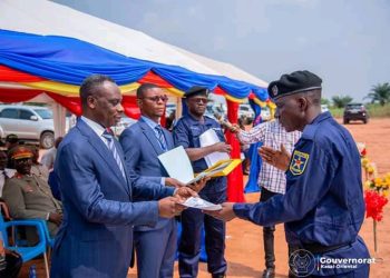 Kasai-oriental : le gouverneur Mbuebua clôture officiellement la formation de Police Judiciaire à Tshipuka