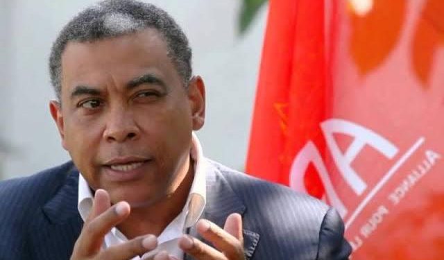 Politique-RDC: « Celui qui sème l’injustice récolte le malheur, Seth Kikuni doit être libéré » (Olivier Kamitatu)