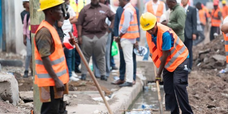 KINSHASA : Le gouvernement provincial lance les travaux de la réhabilitation des avenues Wangata, Usoki et Hopital