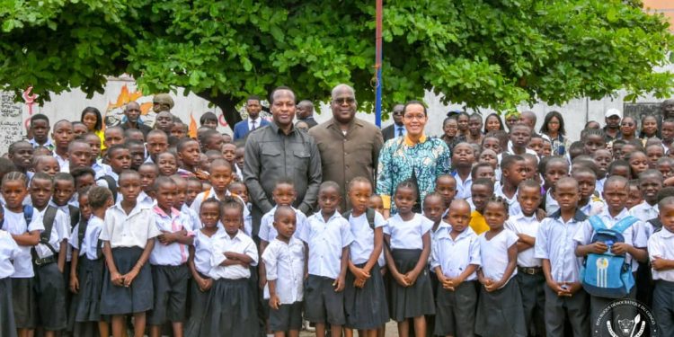 Rentrée scolaire 2024-2025: Felix Tshisekedi a partagé une petite leçon de citoyenneté avec les élèves de l’École Primaire 1 et 2 à Yolo-Nord