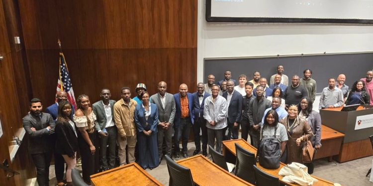 Conférence à l’Université Princeton de New Jersey : Fayulu demande aux occidentaux de ne plus aider le Rwanda et l’Ouganda qui déstabilisent la RDC