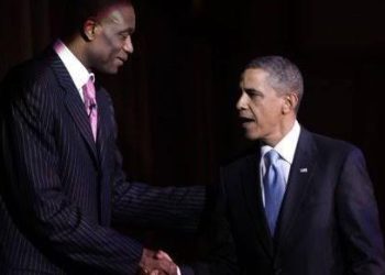Barack Obama : « Dikembe Mutombo a inspiré une génération de jeunes à travers l’Afrique et la vie des athlètes en dehors du terrain »
