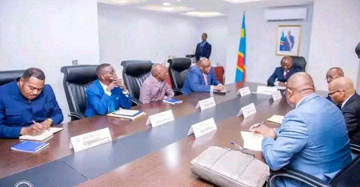 Insécurité en RDC : Le Vice-premier ministre de la défense nationale GUY KABOMBO consulte ses prédécesseurs