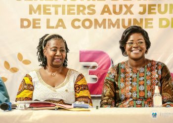 Kinshasa : L’honorable Dominique Munongo Inamizi a pris part active à la cérémonie de remise des kits métiers à 50 jeunes filles organisée par la fondation GRAME