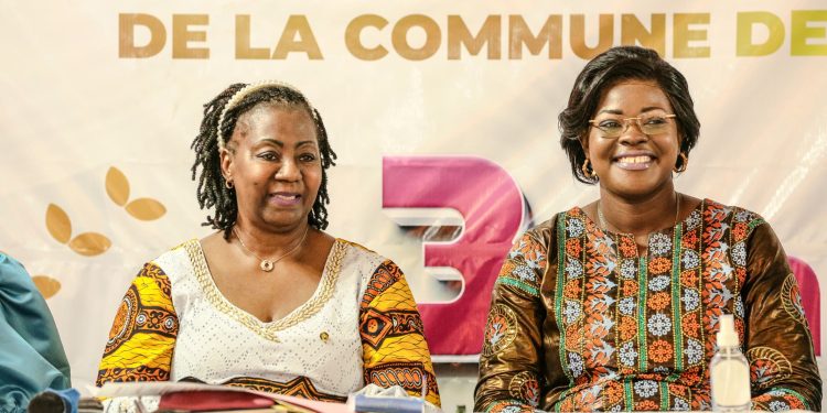 Kinshasa : L’honorable Dominique Munongo Inamizi a pris part active à la cérémonie de remise des kits métiers à 50 jeunes filles organisée par la fondation GRAME