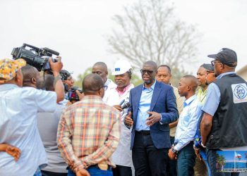 Haut-Katanga: Après son retour des États-Unis , Jacques Kyabula visite quelques chantiers routiers dans la ville de Lubumbashi
