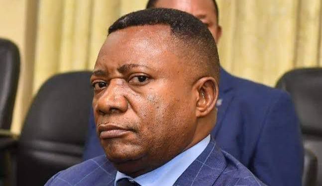 Alphonse Ngoy Kasanji à Augustin Kabuya : « le pouvoir enivre . ce n’est pas le moment d’engager le pays sur cette voie tumultueuse . »