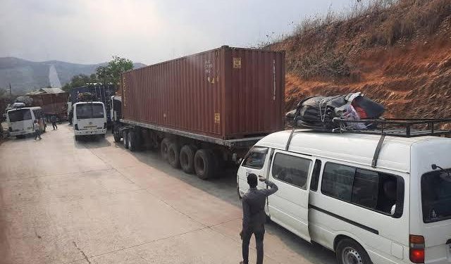 Kongo-Central : les véhicules poids lourds interdits de circuler à Matadi pendant la journée afin de lutter contre les embouteillages monstres