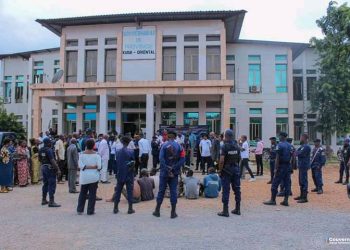 Mbuji-Mayi : un groupe de présumés bandits présentés au gouverneur intérimaire