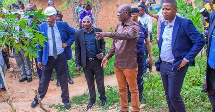 Mbuji-Mayi : le gouverneur intérimaire interdit l’exploitation artisanale de diamant dans les parcelles résidentielles à Kanshi