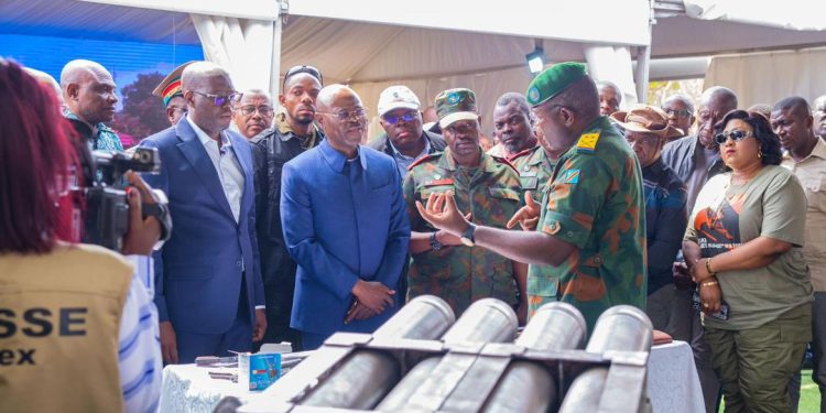 Likasi : le Ministre de la Défense Guy Kabombo a visité les installations de l’Africaine d’Explosifs en présence du Gouverneur Jacques Kyabula