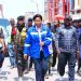 Lubumbashi : Le maire de ville annonce des sanctions contre tout responsable d’une maison commerciale qui distribue les cartons aux marchants pirates