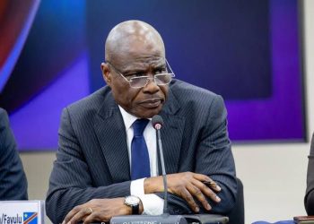 Martin Fayulu : « Félix Tshisekedi joue avec le feu. Nous ne le laisserons pas toucher à la Constitution»