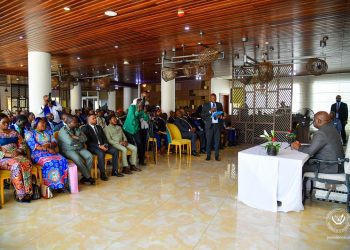 Kisangani : Felix Tshisekedi a échangé avec les députés nationaux, sénateurs, Gouverneurs et chefs coutumiers de la grande orientale