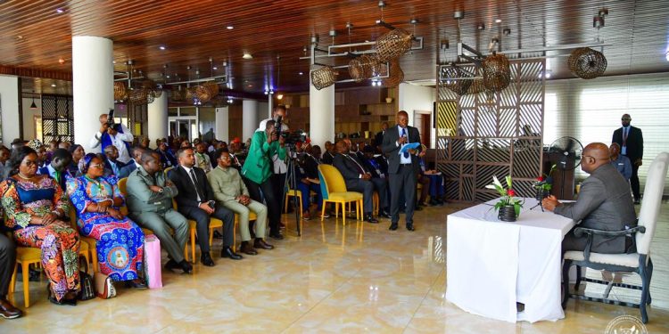 Kisangani : Felix Tshisekedi a échangé avec les députés nationaux, sénateurs, Gouverneurs et chefs coutumiers de la grande orientale
