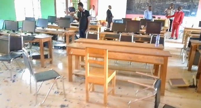 Bandundu : Le nouveau laboratoire informatique de l’institut Supérieur de commerce vandalisé par un groupe d’étudiants