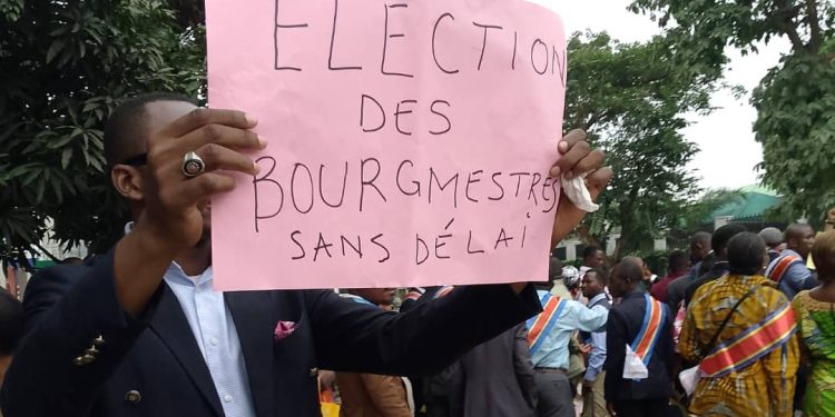 Mbandaka : Marche des conseillers communaux pour réclamer l’élection des bourgmestres et le paiement d’arriérés des 10 mois de salaires