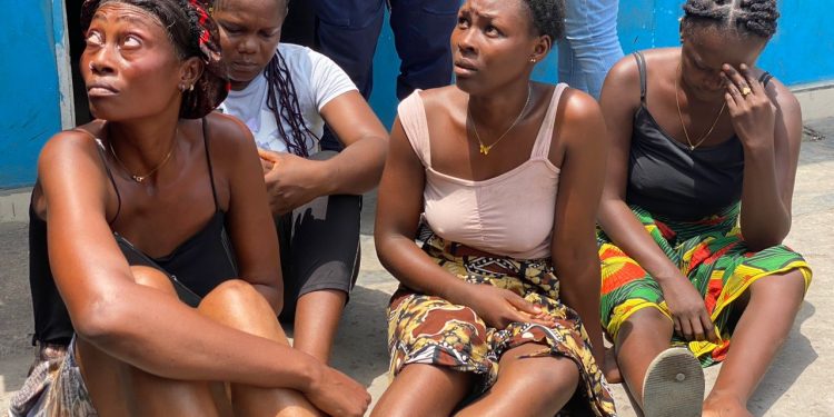 Lutte contre l’insécurité urbaine à Kinshasa : 4 femmes et un homme interpellés à MALUEKA par la police