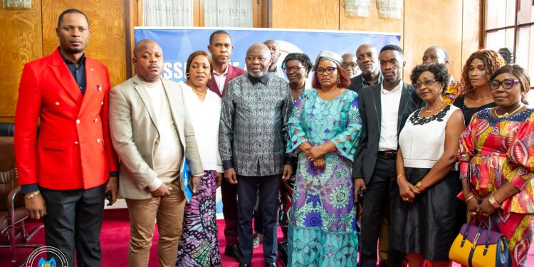 Sit-in des agents de la RTNC : Vital KAMERHE rassure les délégations syndicales de la RTNC et du ministère de la formation professionnelle de la prise en compte de leurs revendications dans la loi des finances 2025