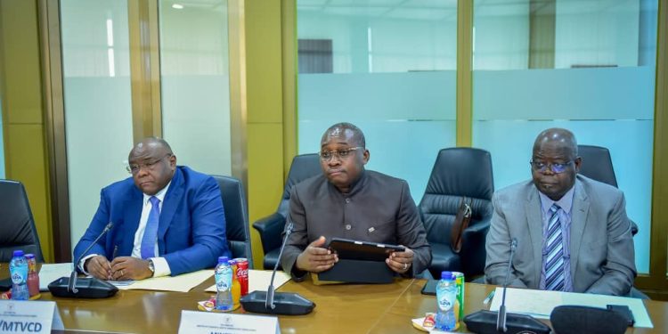 Lutte contre les embouteillages à Kinshasa : Le gouvernement a évalué mesures mises en place pour fluidifier le trafic routier