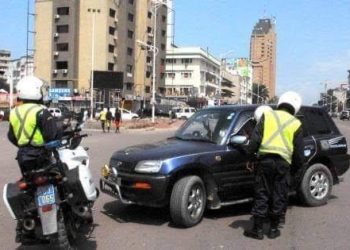 Kinshasa : La Police de Circulation Routière (PCR) est interdite d’arrêter les conducteurs sur les artères principales notamment le Boulevard du 30 juin et l’avenue de Libération « ex-24 novembre »