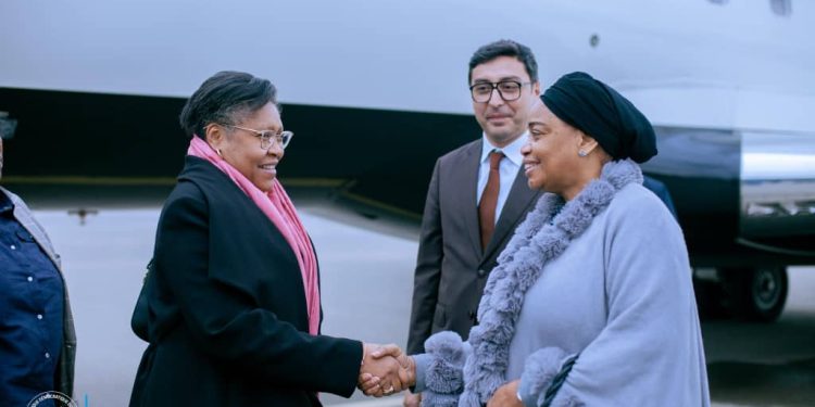 29ème Conférence des Nations Unies sur les changements climatiques (COP29) : Judith Suminwa est arrivée ce lundi 11 novembre à Baku, Azerbaïdjan, pour représenter la RDC