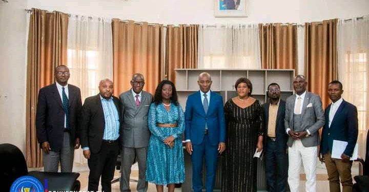 Sud-Kivu : l’intersyndicale provinciale dépose au gouverneur Purusi le cahier des charges des travailleurs, agents et fonctionnaires de l’État