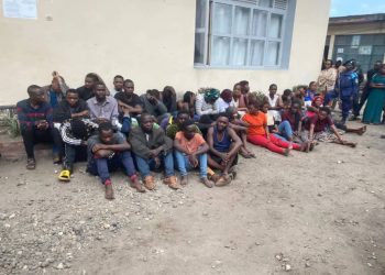 Insécurité à Goma : Dix-huit présumés criminels dont 8 militaires arrêtés et présentés au maire de la ville par la Police Nationale Congolaise