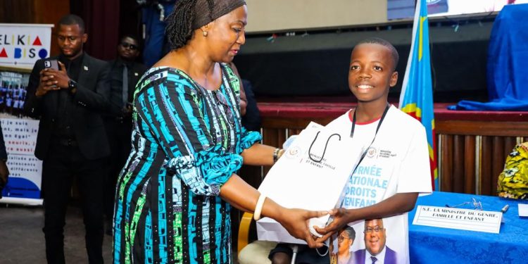Journée internationale des droits de l’enfant : Dominique Munongo Inamizi salue l’initiative de la Ministre du genre sur la sensibilisation et l’accompagnement des enfants.