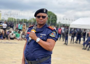 Festivités de fin d’année à Kinshasa : La police met à la disposition des Kinois quatre numéros téléphoniques pour dénoncer tout cas d’insécurité